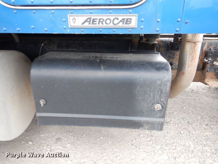 image for item DG8677 2006 Kenworth T600  semi truck