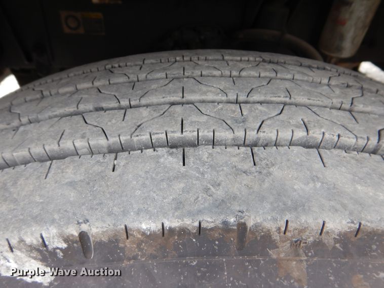 image for item DG8677 2006 Kenworth T600  semi truck