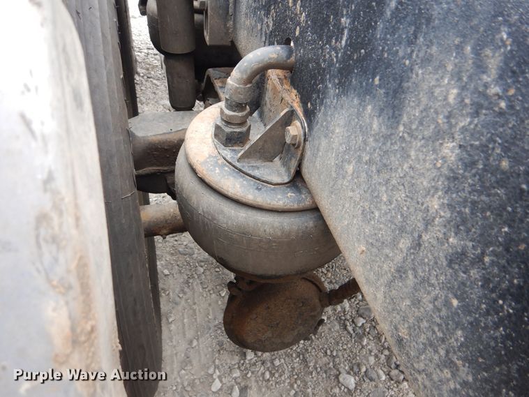 image for item DG8677 2006 Kenworth T600  semi truck