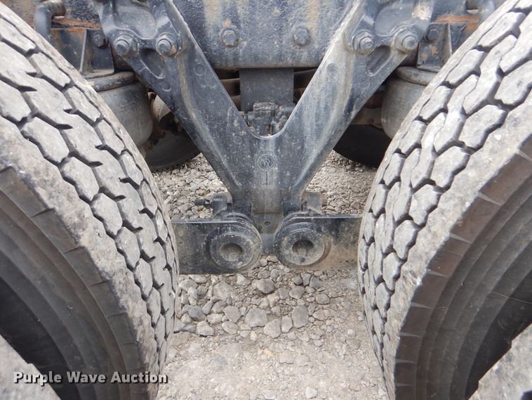 image for item DG8677 2006 Kenworth T600  semi truck