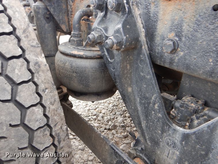 image for item DG8677 2006 Kenworth T600  semi truck