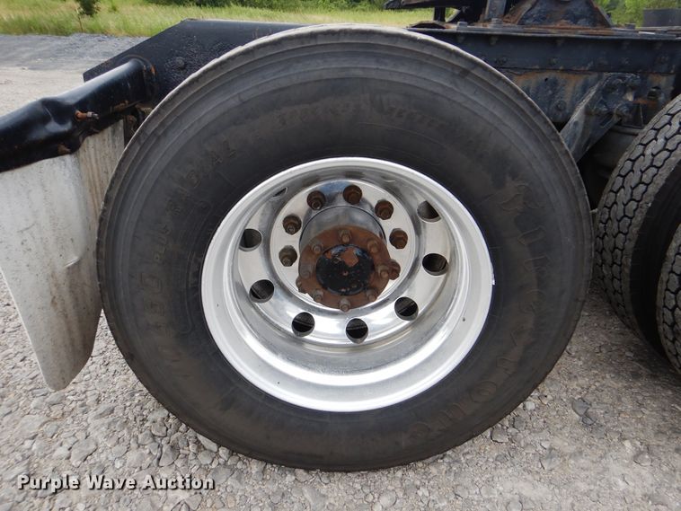 image for item DG8677 2006 Kenworth T600  semi truck