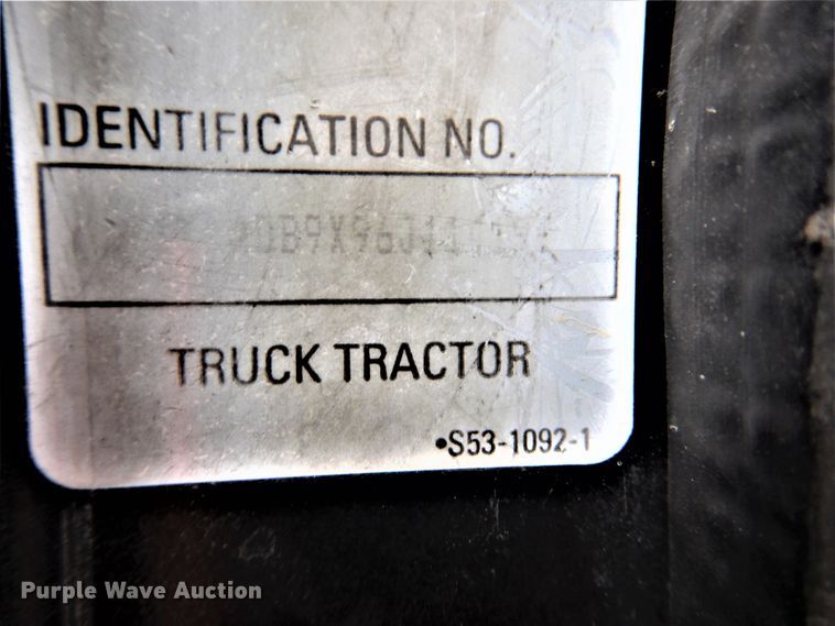 image for item DG8677 2006 Kenworth T600  semi truck