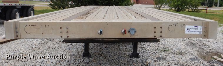 image for item DG8678 2000 Wilson CF900 flatbed trailer