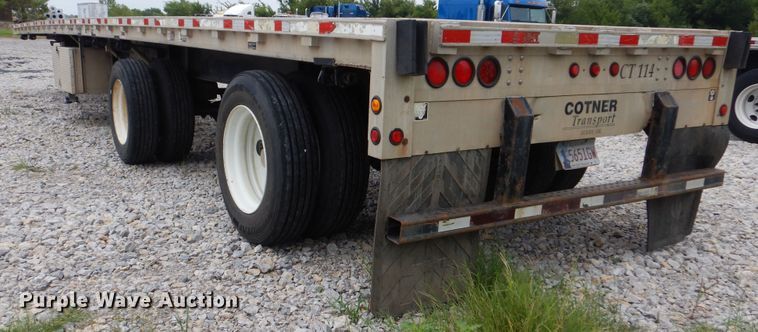 image for item DG8678 2000 Wilson CF900 flatbed trailer