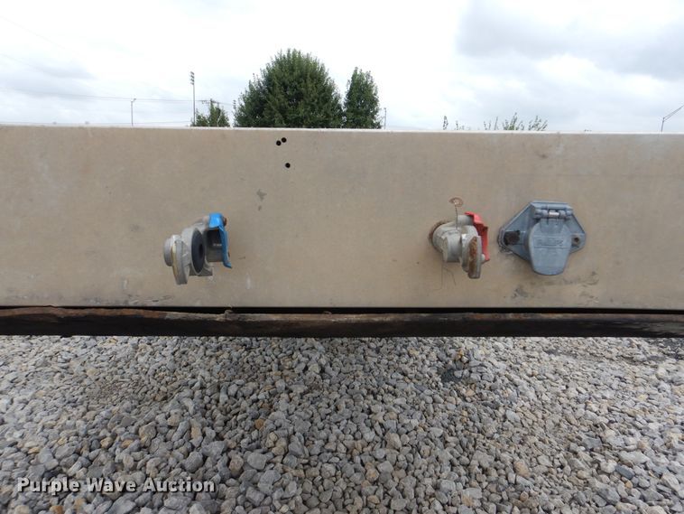 image for item DG8678 2000 Wilson CF900 flatbed trailer