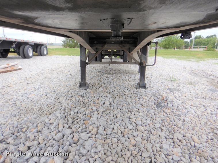 image for item DG8678 2000 Wilson CF900 flatbed trailer