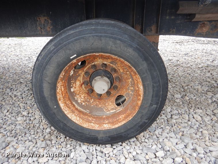 image for item DG8678 2000 Wilson CF900 flatbed trailer