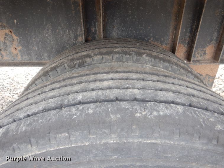 image for item DG8678 2000 Wilson CF900 flatbed trailer