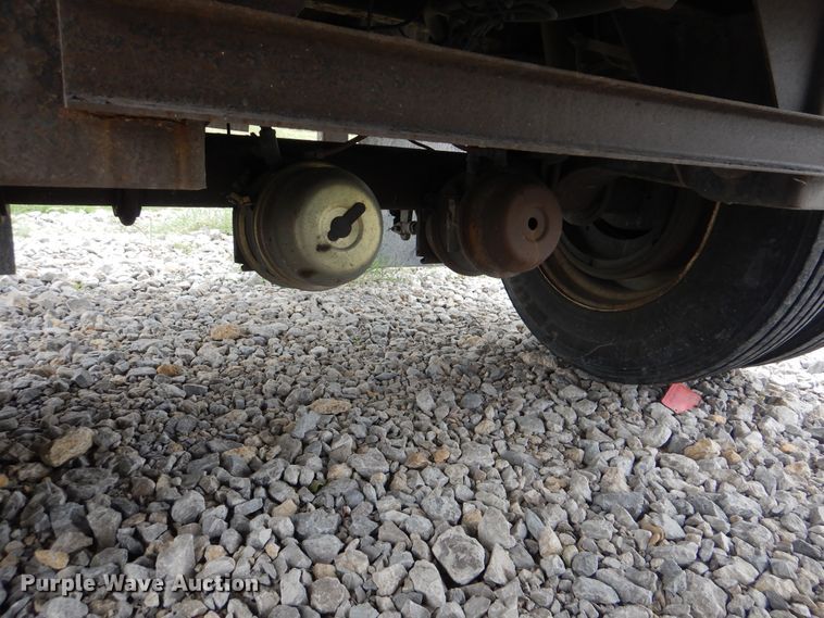 image for item DG8678 2000 Wilson CF900 flatbed trailer