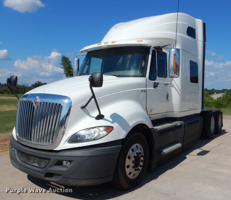 image for item DG8740 2014 International ProStar  semi truck