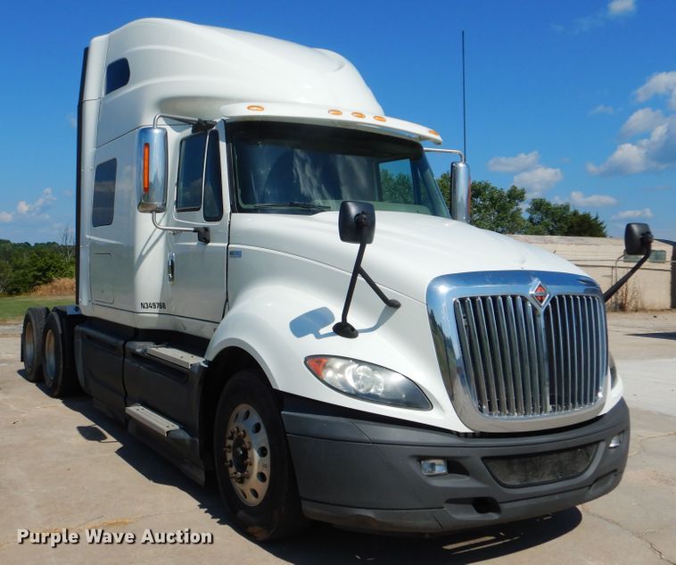 image for item DG8740 2014 International ProStar  semi truck