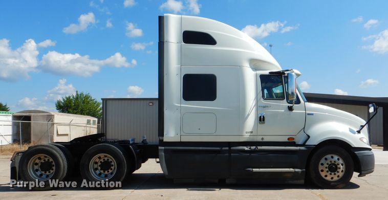 image for item DG8740 2014 International ProStar  semi truck