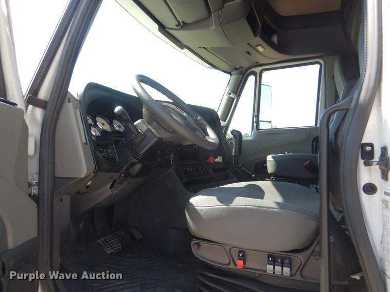 image for item DG8740 2014 International ProStar  semi truck