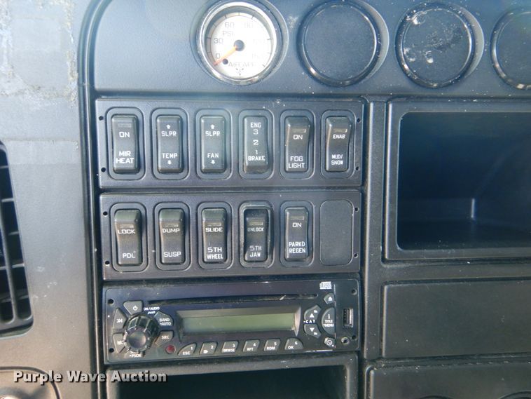 image for item DG8740 2014 International ProStar  semi truck