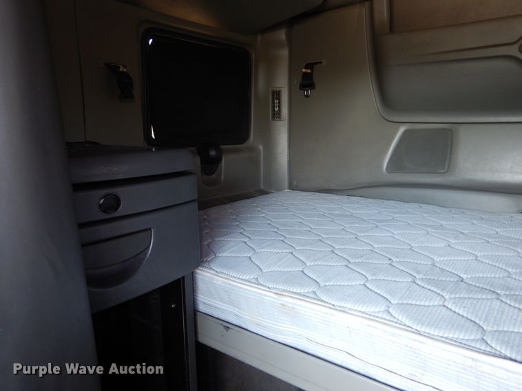 image for item DG8740 2014 International ProStar  semi truck