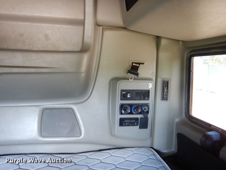 image for item DG8740 2014 International ProStar  semi truck