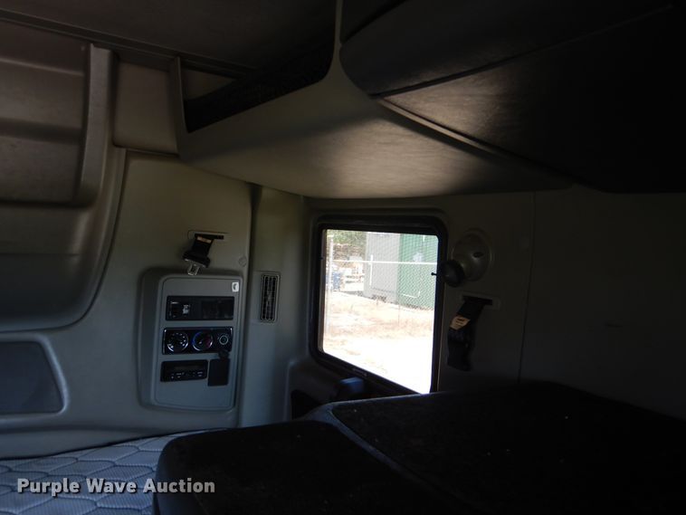 image for item DG8740 2014 International ProStar  semi truck