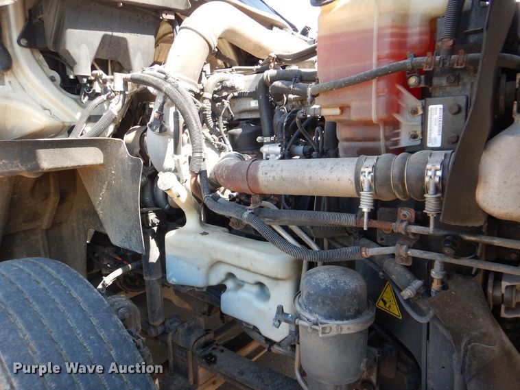 image for item DG8740 2014 International ProStar  semi truck