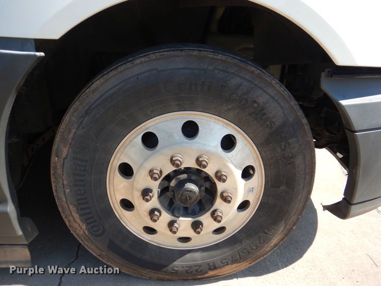 image for item DG8740 2014 International ProStar  semi truck