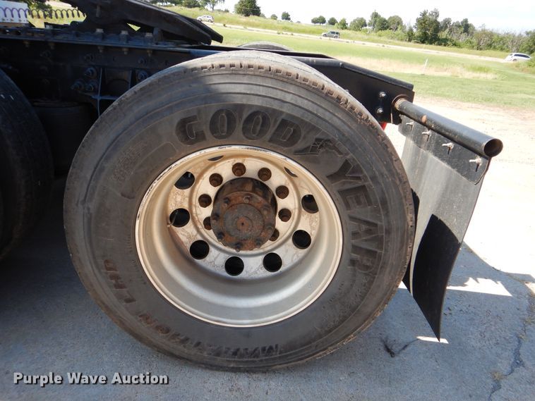 image for item DG8740 2014 International ProStar  semi truck