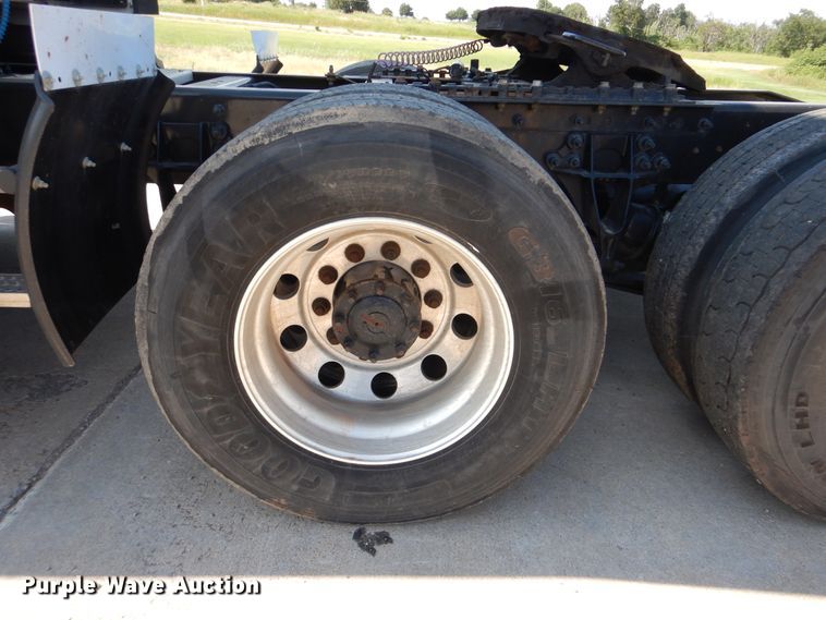 image for item DG8740 2014 International ProStar  semi truck