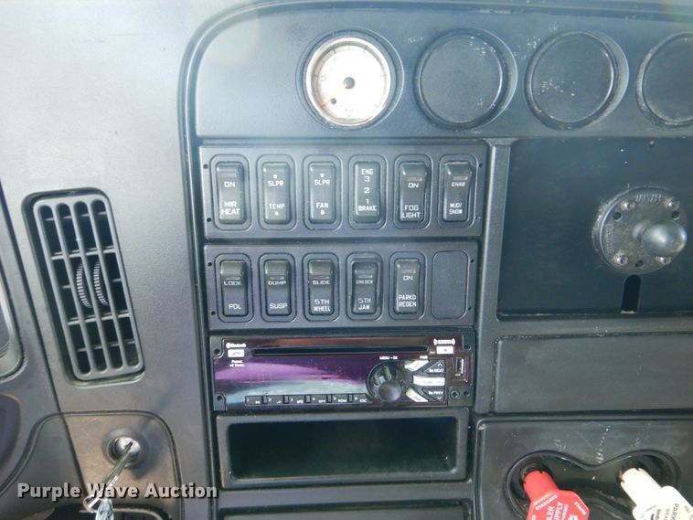 image for item DG8741 2014 International ProStar  semi truck