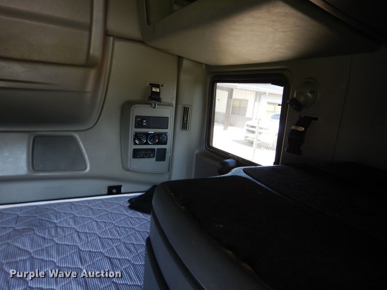 image for item DG8741 2014 International ProStar  semi truck