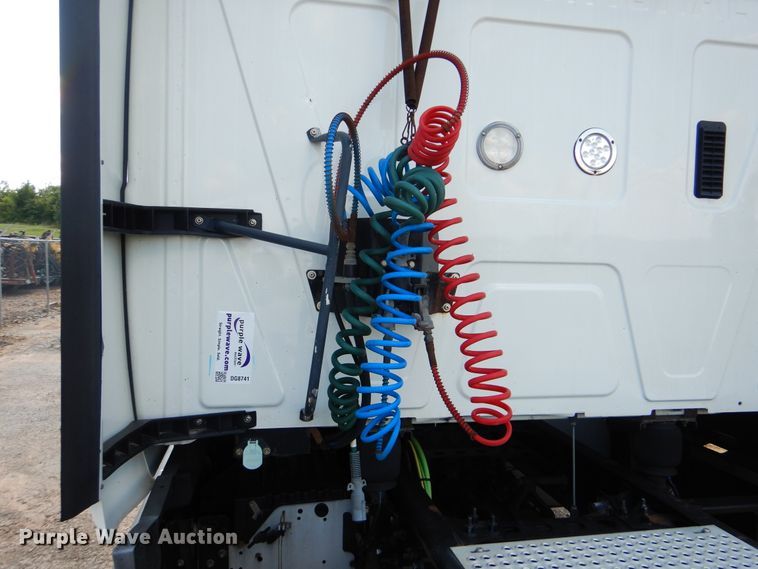 image for item DG8741 2014 International ProStar  semi truck