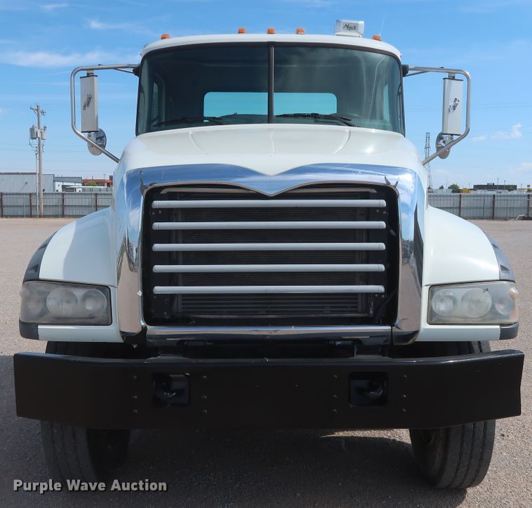 image for item DH0931 2012 Mack GU713  semi truck