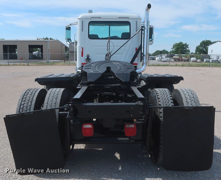 image for item DH0931 2012 Mack GU713  semi truck