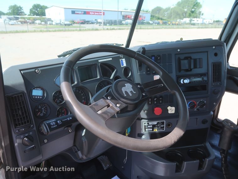 image for item DH0931 2012 Mack GU713  semi truck