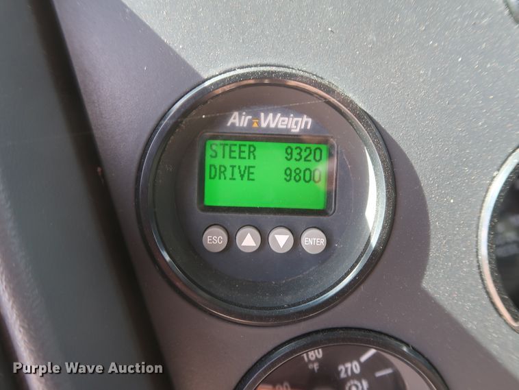 image for item DH0931 2012 Mack GU713  semi truck