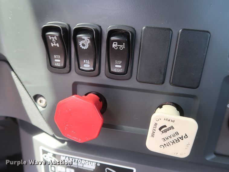 image for item DH0931 2012 Mack GU713  semi truck