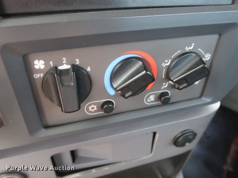 image for item DH0931 2012 Mack GU713  semi truck