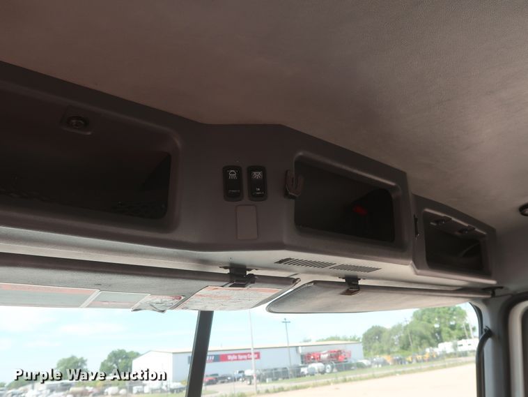 image for item DH0931 2012 Mack GU713  semi truck