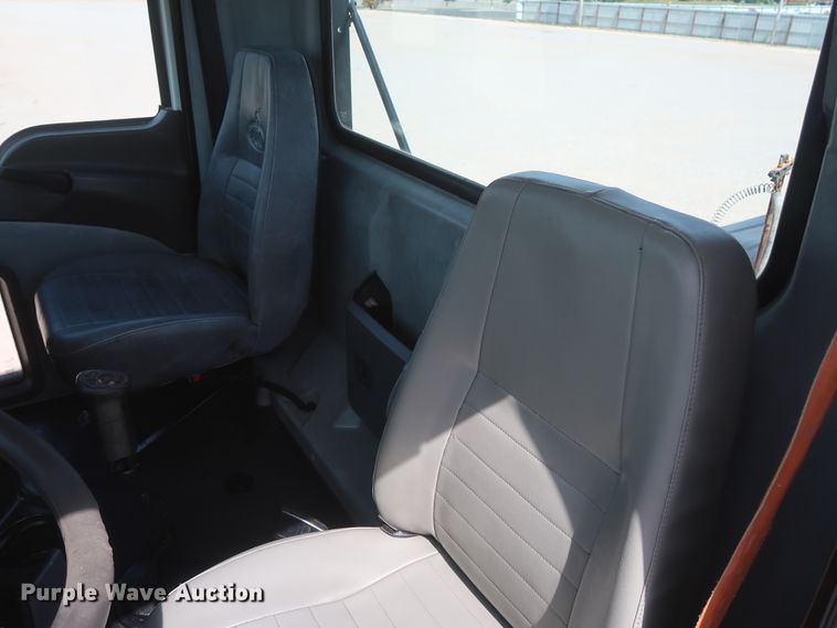 image for item DH0931 2012 Mack GU713  semi truck