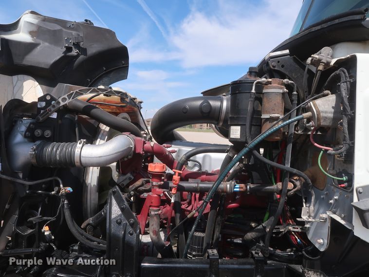 image for item DH0931 2012 Mack GU713  semi truck