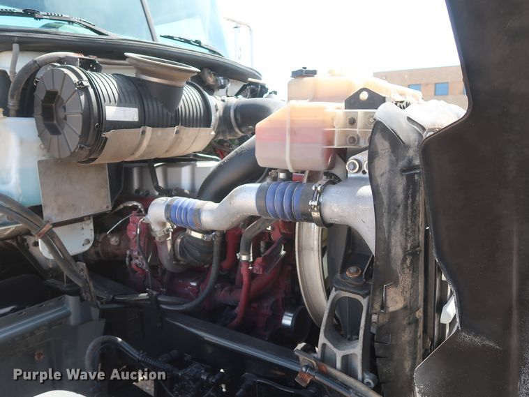 image for item DH0931 2012 Mack GU713  semi truck