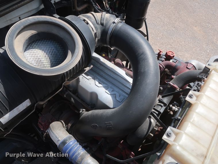 image for item DH0931 2012 Mack GU713  semi truck