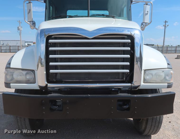 image for item DH0931 2012 Mack GU713  semi truck