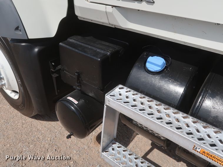 image for item DH0931 2012 Mack GU713  semi truck