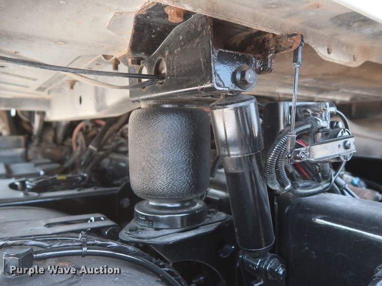 image for item DH0931 2012 Mack GU713  semi truck