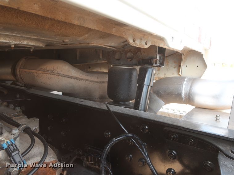 image for item DH0931 2012 Mack GU713  semi truck