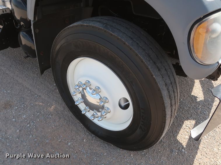 image for item DH0931 2012 Mack GU713  semi truck