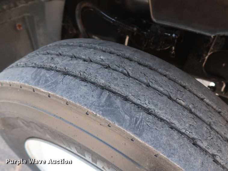 image for item DH0931 2012 Mack GU713  semi truck