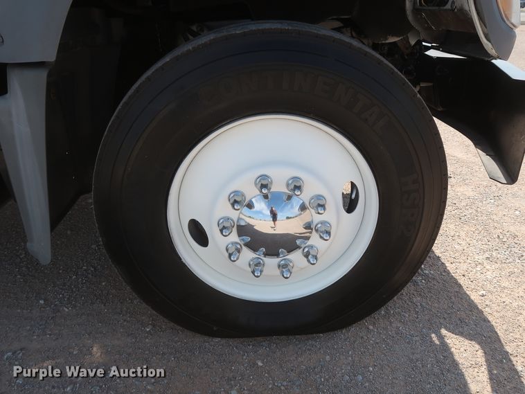 image for item DH0931 2012 Mack GU713  semi truck