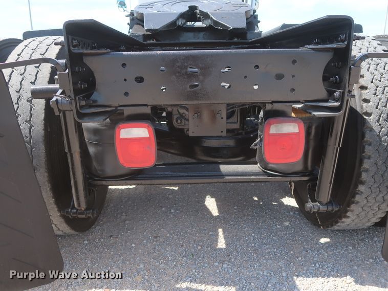 image for item DH0931 2012 Mack GU713  semi truck