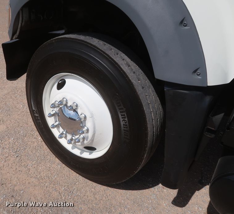 image for item DH0931 2012 Mack GU713  semi truck