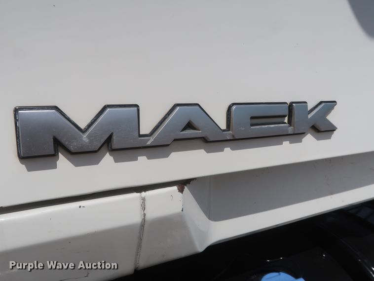 image for item DH0931 2012 Mack GU713  semi truck